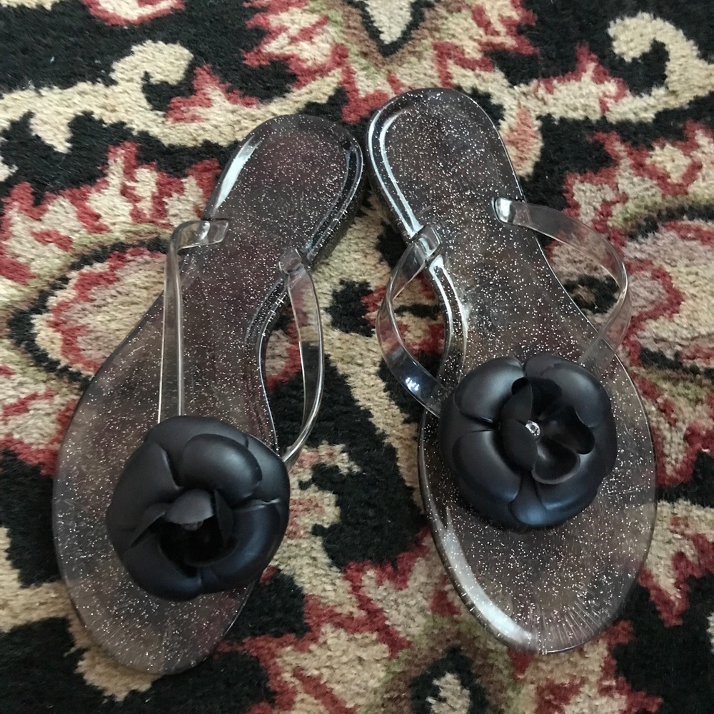 NEW Jelly sandals- black flower with gem center and glittery. 5/6
